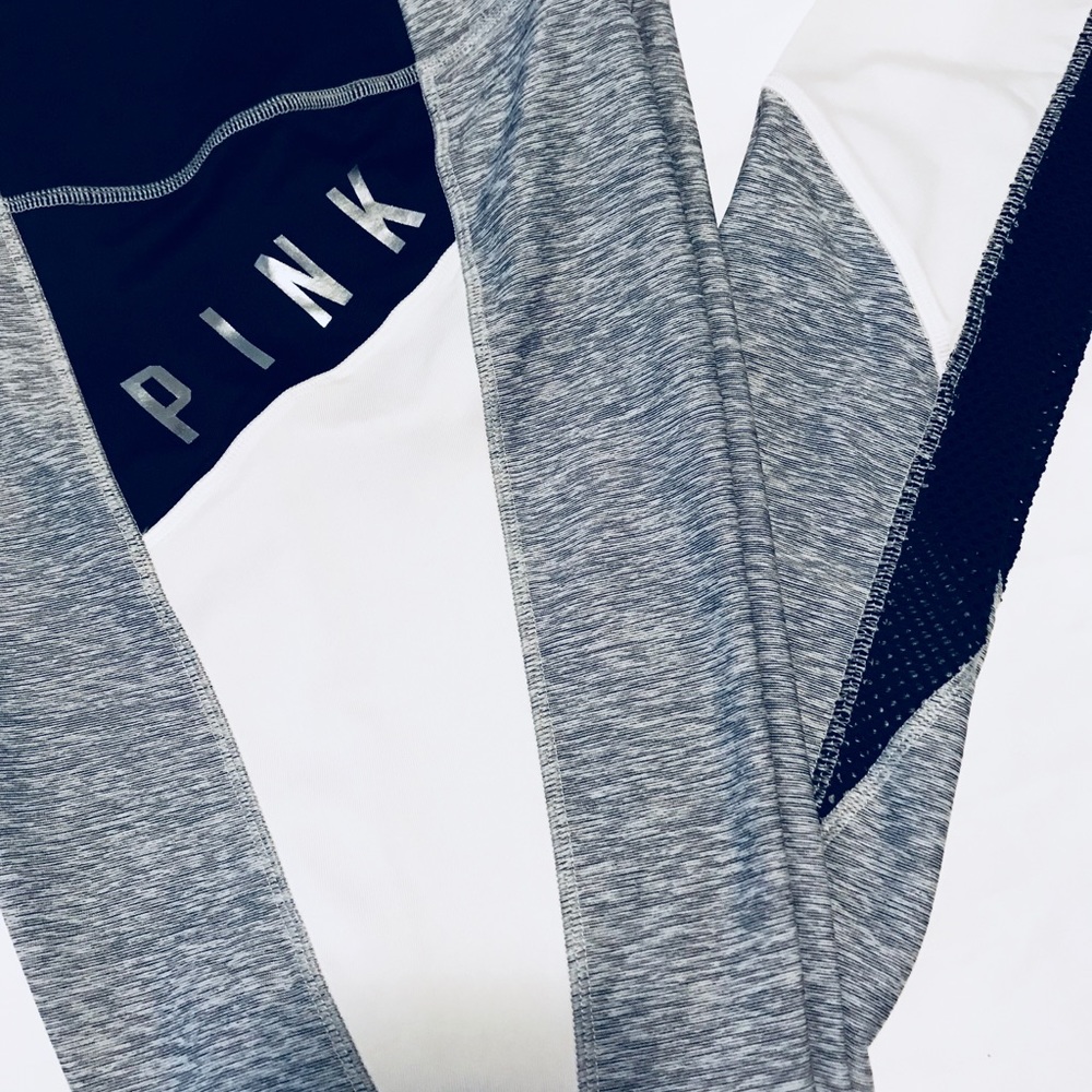⚡️VS PINK Outfit⚡️ - Picture 3 of 5